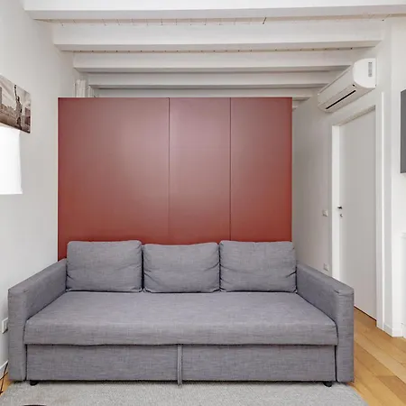 Διαμέρισμα Flo Suite Five 5 *